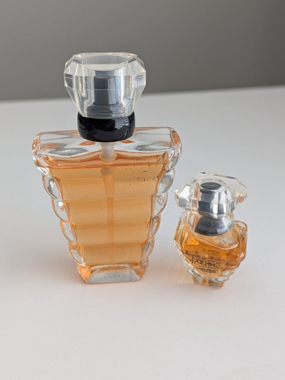 Lancome Tresor Eau De Parfum Perfume 30ml/ 1 Fl oz Spray & Mini 5ml/.16oz Spray - Picture 2 of 8